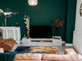 Flat 9 - Stylish 1-Bed Flat - Near Town Centre