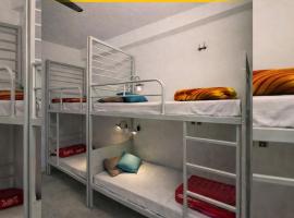 Art Bliss Rishikesh - Yoga Hostel & Café, hotel u gradu 'Rishīkesh'