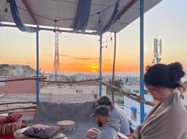 Tayri Surf House Aourir, hotel u gradu Agadir