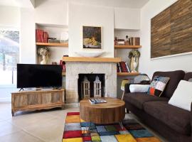 Apartaments Font del Cirerer, Hotel in Sant Hilari Sacalm