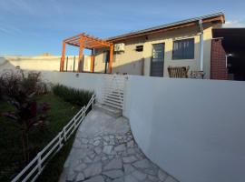 Casa de Fundo Equipada e quintal com separação, hotel a Jacutinga