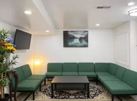 Stunning 2-Bed Room 1 - Bed Room Gem for rent in Scarborough, Near to Downtown Toronto