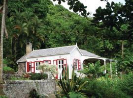 House On The Path, holiday home in Windwardside