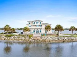 Private Island Home- Heated Pool, Views, Sleeps 24