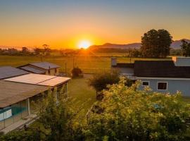 FamiliarIPiscinaICampoIPomarIChurrasqueiraIWi-Fi、オソリオのホテル