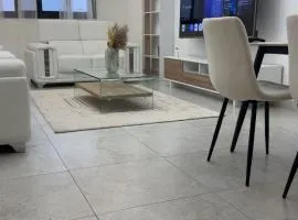 Appartement Moderne , Point E, 10 minutes de la Corniche