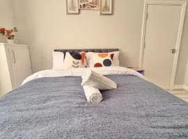 Modern Cosy Stay, En-suite & Free Parking