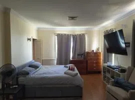 Camden Country Respite - Self Contained Farmstay Apartment