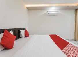 Super Hotel O Aastha Near Chaudhary Charan Singh International Airport, hotel di Bijnaur