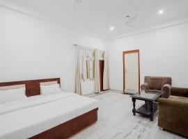 SPOT ON Trishan Rooms, Hotel in Karhal