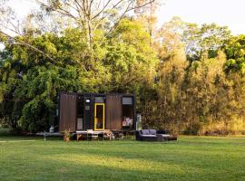 Dreamseed Cabin by Tiny Away, hotel in Yandina