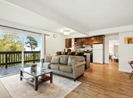 Marbella Lane - 3BR Penthouse Suite with Parking, viešbutis mieste Brisbanas