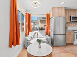 Private 1BR Home Near Disney & SNA Easy Access, Hotel in Tustin