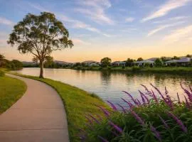 Eastlake Living Pet-Friendly 4BR Home with BBQ