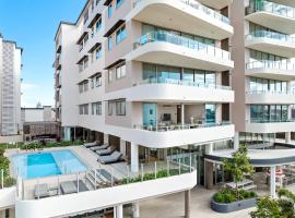 Lowanna Beach Resort Kawana, hotel en Kawana Waters