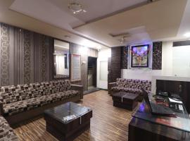 Hotel O Shri Sai Niwara Lodge, hotel din Dhule