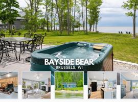 Bayfront Escape Hot Tub, Kayaks Dogs Welcome, hotel a Brussels