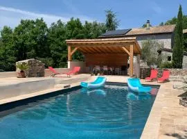 Chambre d'hôtes avec climatisation, terrasse privée et accès piscine