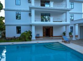 Diani Luxe Villa with Private Pool: Galu şehrinde bir otel