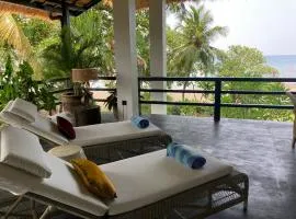 Villa Rawarawa Beachfront Lovina