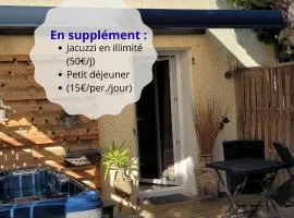 15min de la Cité de Carcassonne dans petit village, chambre au calme, petit-déjeuner et jacuzzi en supplément