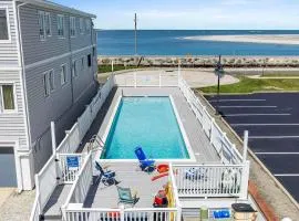 Oceanview 3BR Condo with Balcony & Seawall Access