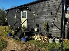 Mountbatten Shepherds hut & Buckhurst Shepherds hut