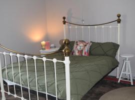 Gorffwysfa Hideaway Double 1st floor, hotelli kohteessa Pwllheli