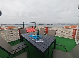 Sea View Apartment Tkon with Terrace Sleeps 6