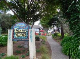 Forest Lodge, hotel i Carmel
