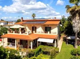 Villa Ro seaview 10mt from the beach