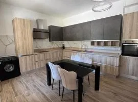 Rome 30 min Spacious Villa with Balcony