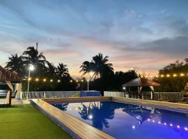 Exclusive Private Resort Staycation for 16pax, hotel di Amadeo