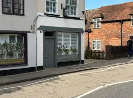 1 Bridge Street, Hungerford