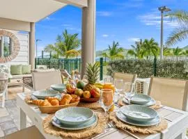 Ocean Breeze, Fully Renovated Beachfront 2 bdr