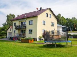 Haus Heidi mit Balkon, Hotel in Moosbach