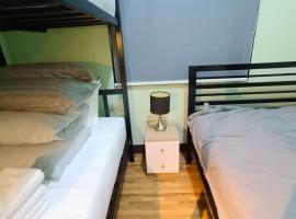 Chic Homestay Narathiwat, hotel en Ban Kam Pong Ba Ru