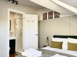 Newly renovated, 4 Bed , 4 Bath Holiday Home