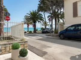 Azzurro Mare - fronte mare - PremiumVillas