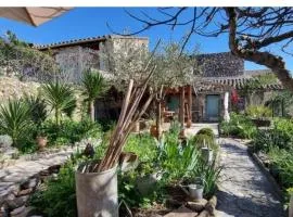 Maison de village atypique à 150 m de la rivière