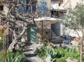 Maison de village atypique à 150 m de la rivière