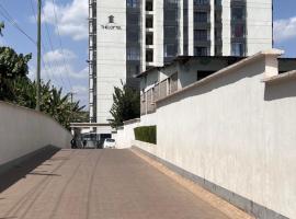 The Loftel Breeze, hotel em Ruaka