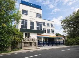 FabHotel NR Residency, hotell i Padappai