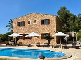 Finca Es Puig, rustic estate with views