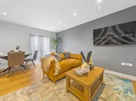 Luxury Bristol 2BR Retreat Home with Private Garden and Parking by AltoLuxo Short Lets & Serviced Accommodation