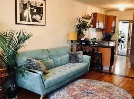 Beachside Bungalow with Sauna - 15 mins from the city
