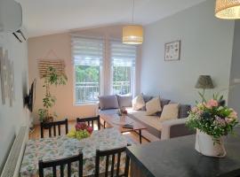 Apartament nad Jeziorem Sławskim, hotel a Radzyń