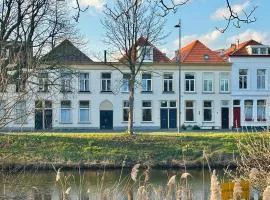 Breda Apartment w Kitchen & Private Bathroom 2p