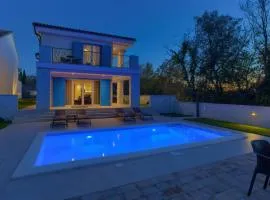 Modern Villa with Pool and Wellness