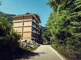 Navaura Stays & Cafe, Old Manali